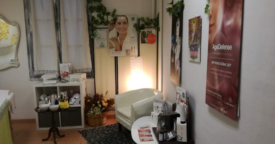 Piel radiante y purificada con tratamiento facial eco-vegano