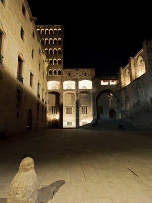 Tour Barcelona insólita y secreta: ruta de investigación