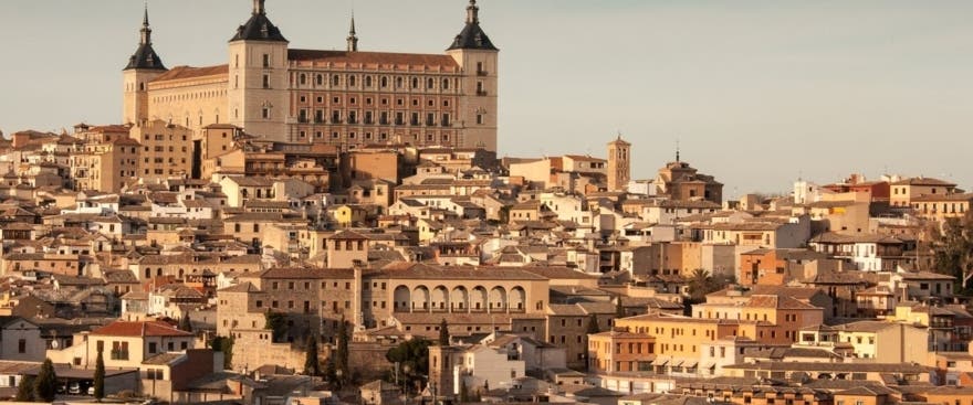 Visita Toledo y Segovia en un día con entrada al Alcázar de Segovia