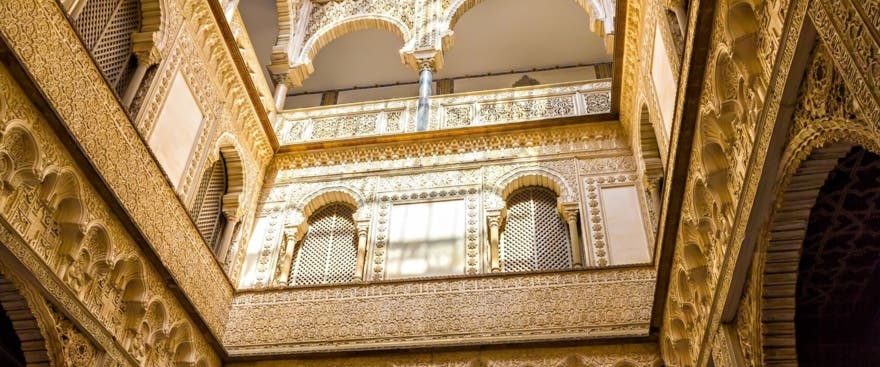 Explora el Alcázar de Sevilla: historia, cultura y arquitectura