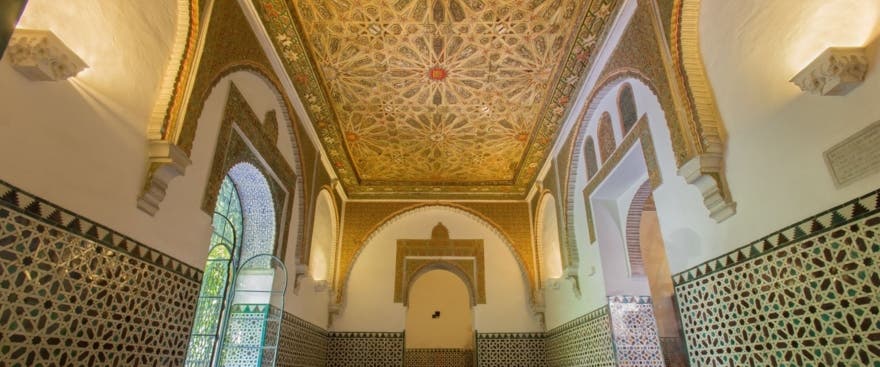 Explora el Alcázar de Sevilla: historia, cultura y arquitectura