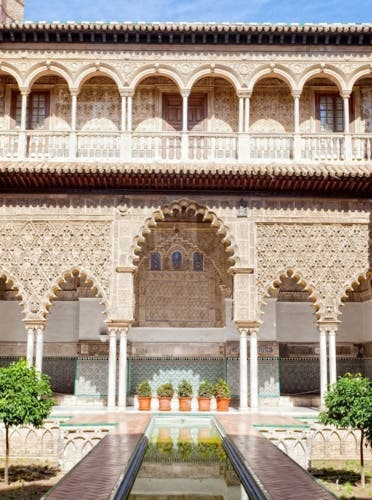 Explora el Alcázar de Sevilla: historia, cultura y arquitectura