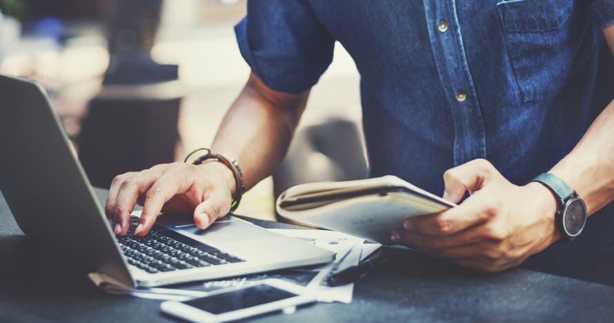 Potencia tu carrera: elige entre 10 postgrados con doble certificación