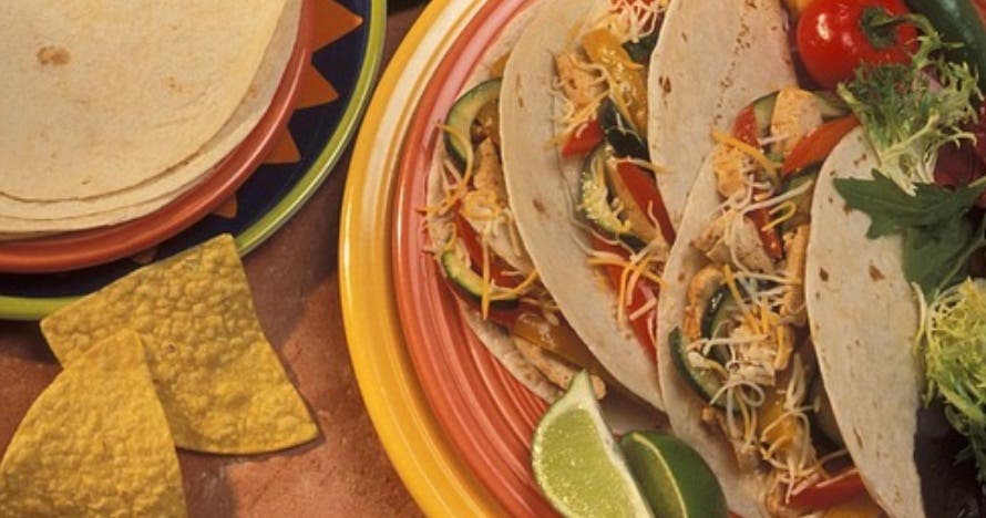 Cata de tequilas y mezcales con tacos: sumérgete en México