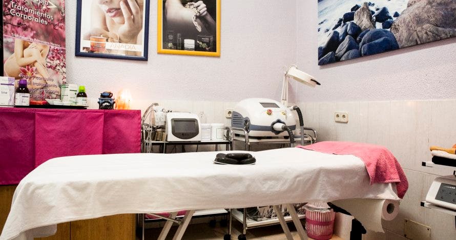 Masaje relajante con aceites naturales: alivia dolores y reduce estrés