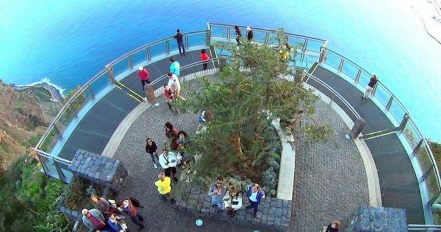 Skywalk, Fanal, Piscinas Volcánicas de Porto Moniz y más...en 4x4 Tour