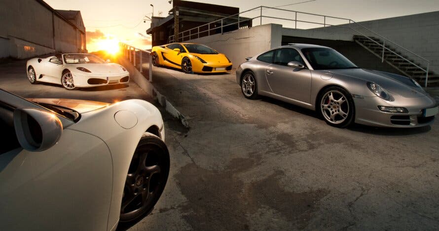 Conduce un Ferrari o un Corvette y nota la adrenalina de la velocidad