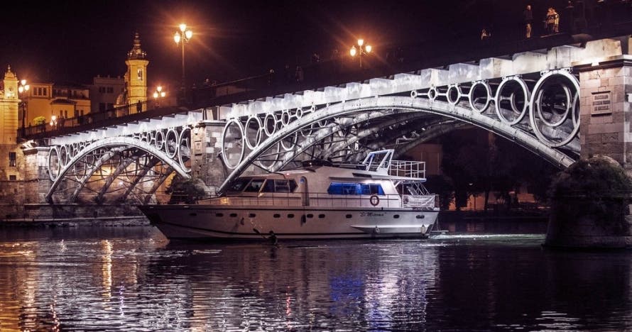 Paseo en yate por el Guadalquivir con almuerzo o cena exclusivos