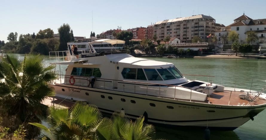 Paseo en yate por el Guadalquivir con almuerzo o cena exclusivos