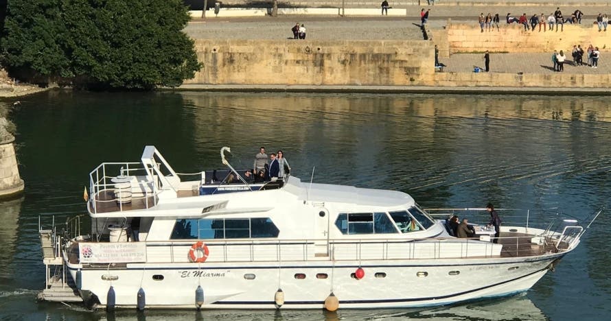 Paseo en yate por el Guadalquivir con almuerzo o cena exclusivos