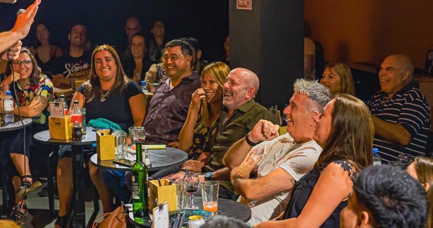 Sí, mi amor! - Cena show de stand up
