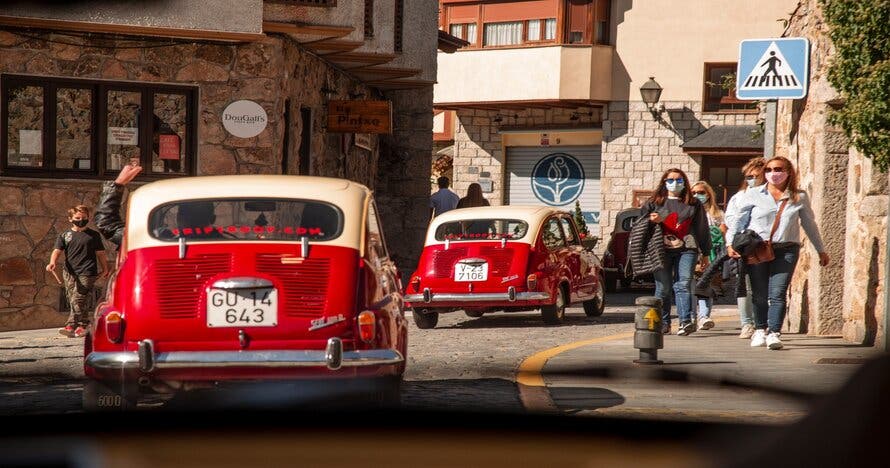 Conduce un Seat 600 con tapeo incluido. Tour dominguero.