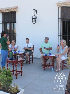 Visita guiada y cata de aceite en la fábrica de Aceites Molisur
