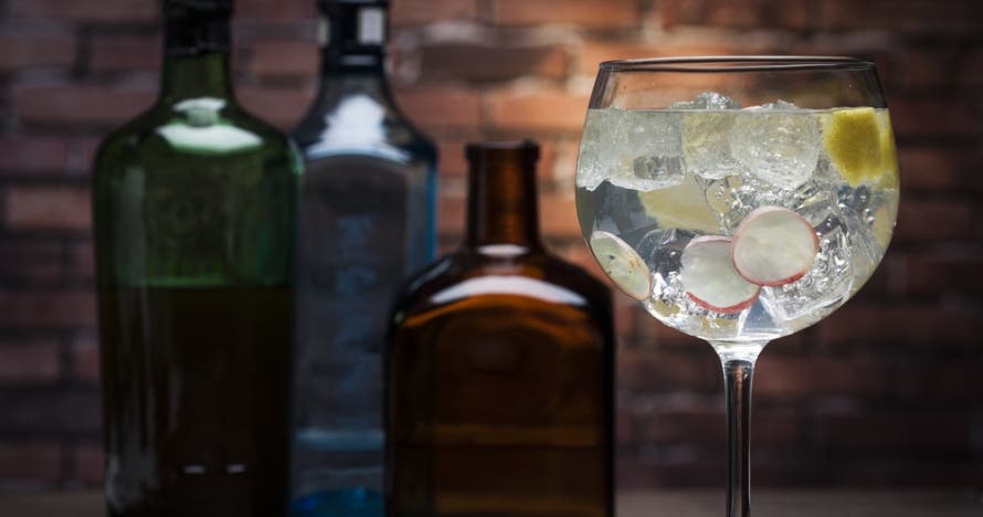 Fish & Gin: Música en vivo y sabores únicos en Raval