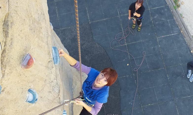 Bautismo de escalada en rocódromo