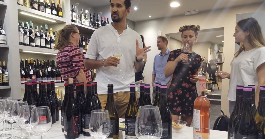 Regala una experiencia única: cata de vino o vermut en Barcelona