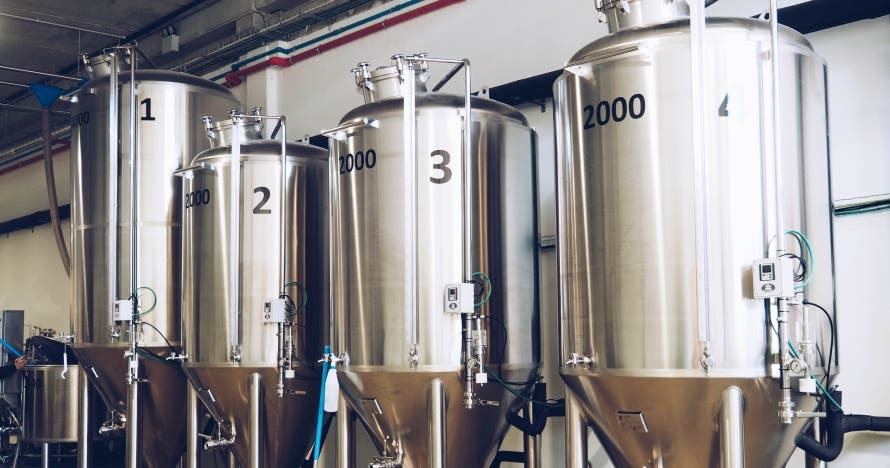 Cerveza artesana en Cerveseria Sitgetana: tour y cata de 6 cervezas