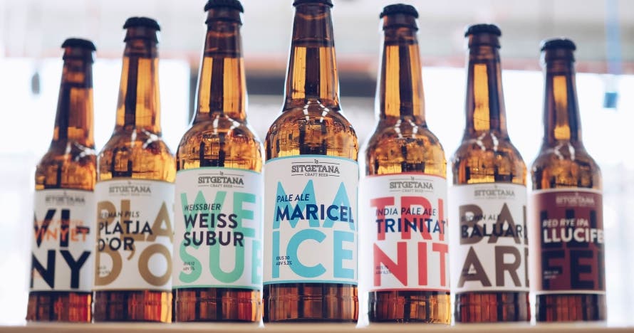 Cerveza artesana en Cerveseria Sitgetana: tour y cata de 6 cervezas