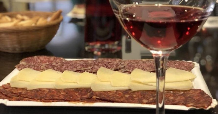 Descubre la magia del vino: visita y cata en Bodegas las Encomiendas