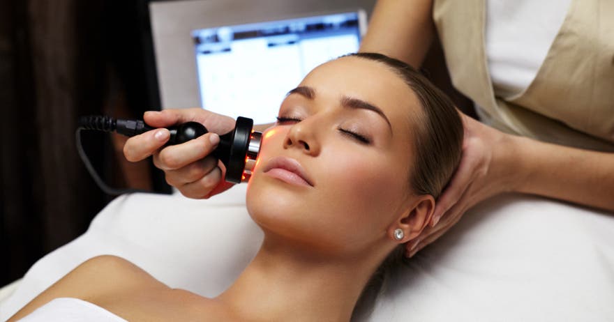 Piel luminosa y firme con radiofrecuencia Indiba deep beauty