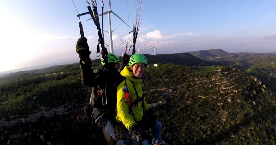 Vuelo en parapente biplaza en Igualada ¡Vive la aventura!