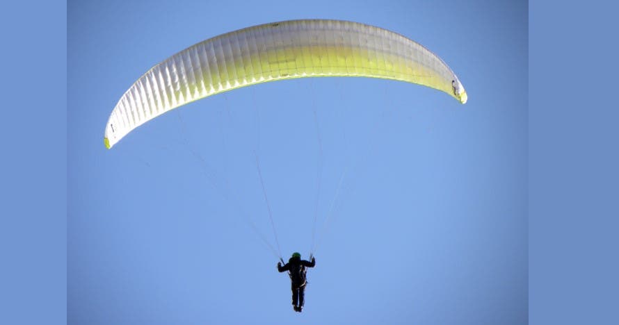 Vuelo en parapente biplaza en Igualada ¡Vive la aventura!
