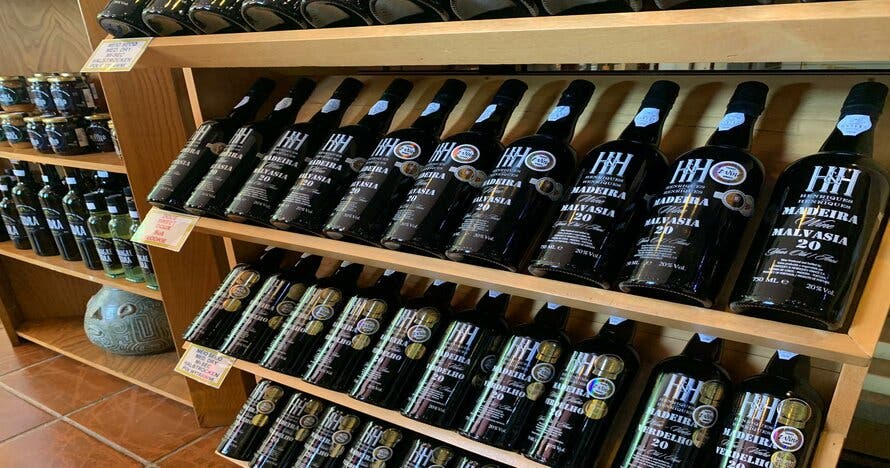 Acantilado,  Visita a Viñedos y Cata de Vinos Madeira en 4x4 Tour