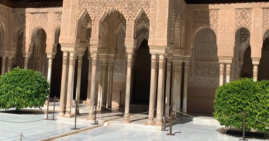 Visita guiada a la Alhambra y los Palacios Nazaríes con entradas