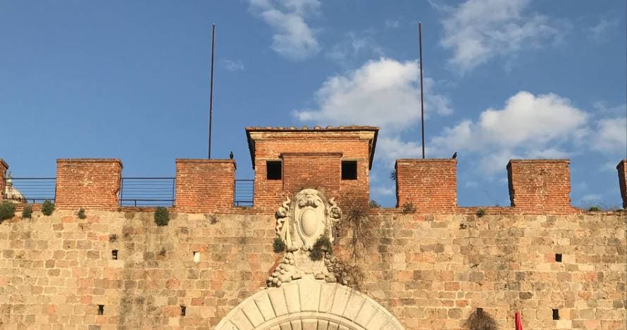 Visita guiada Plaza de los MIlagros + Entrada Torre Inclinada opcional