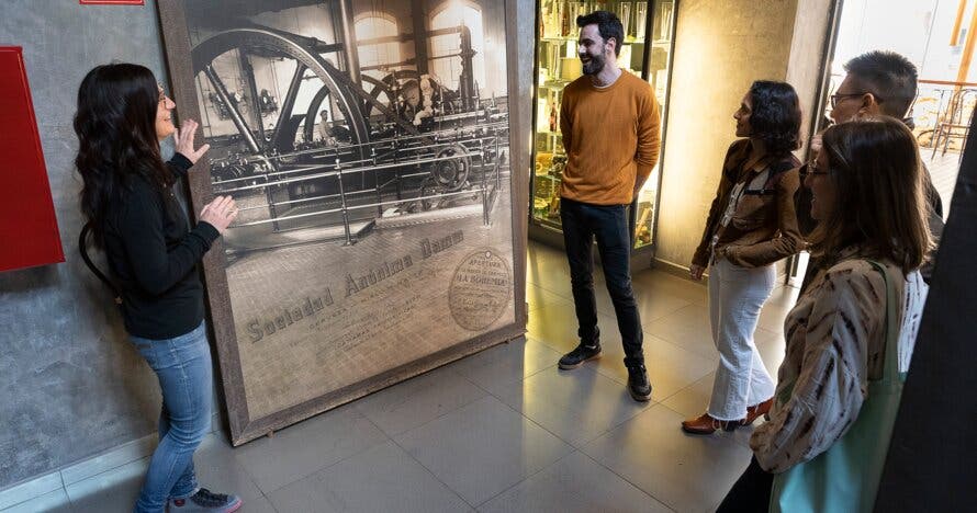 Visita la Antigua Fábrica Damm con cata y taller de tiraje opcional