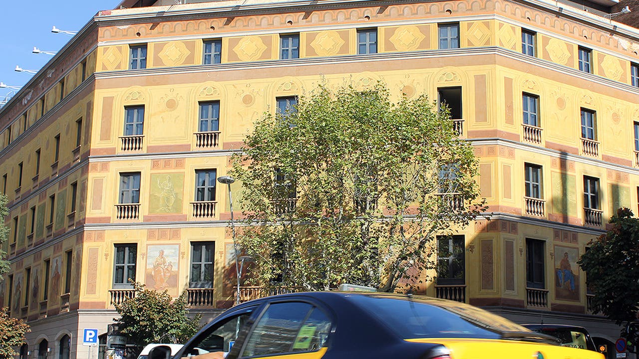Eixample, secretos y leyendas de una época vibrante