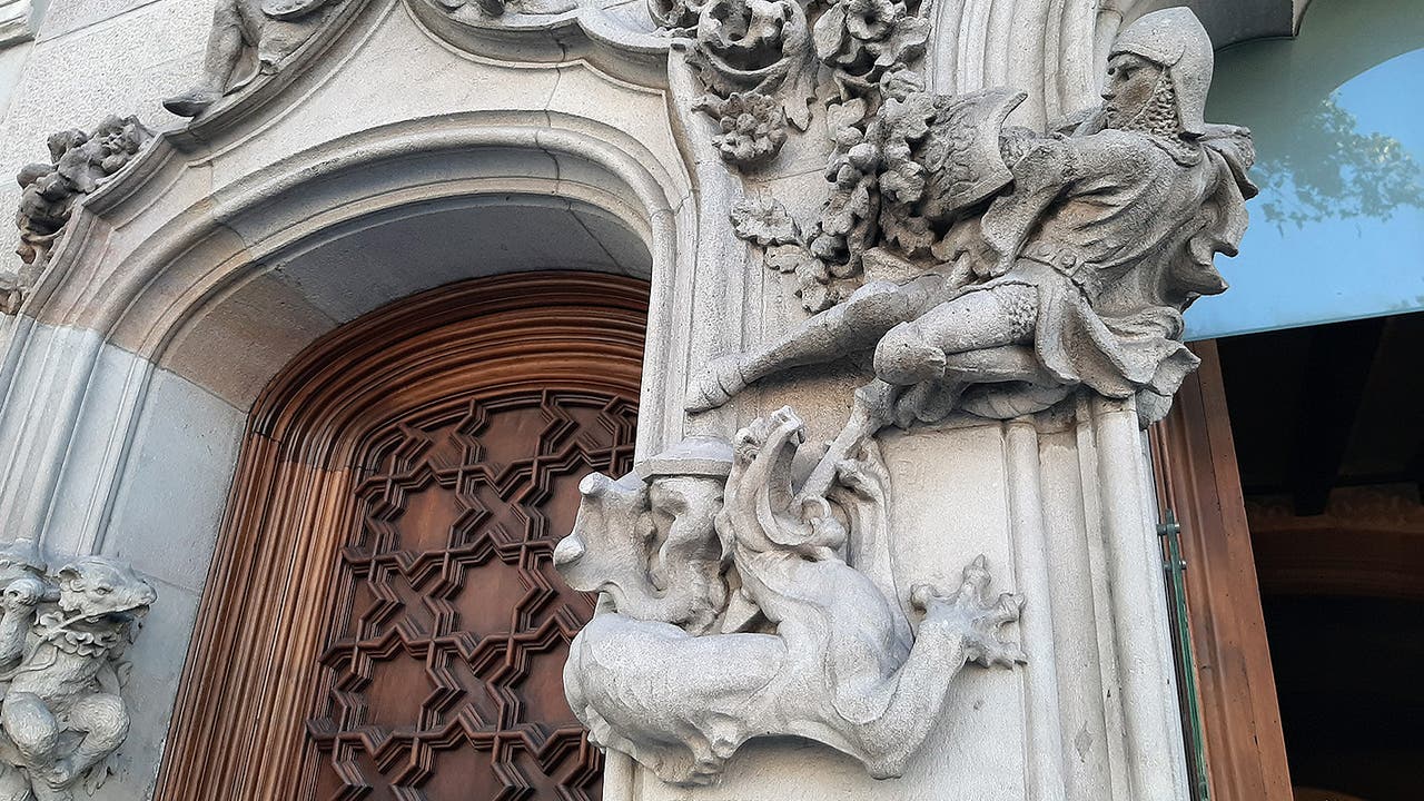Eixample, secretos y leyendas de una época vibrante
