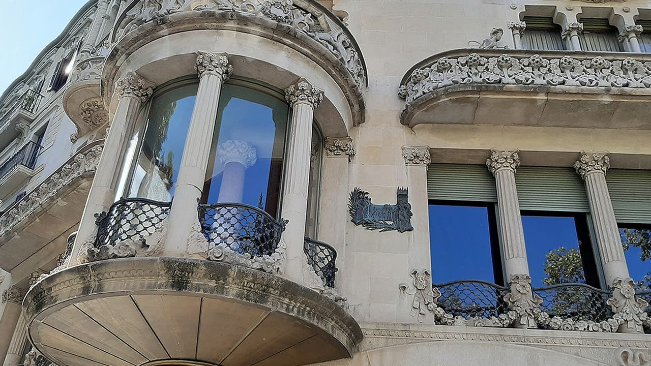 Eixample, secretos y leyendas de una época vibrante