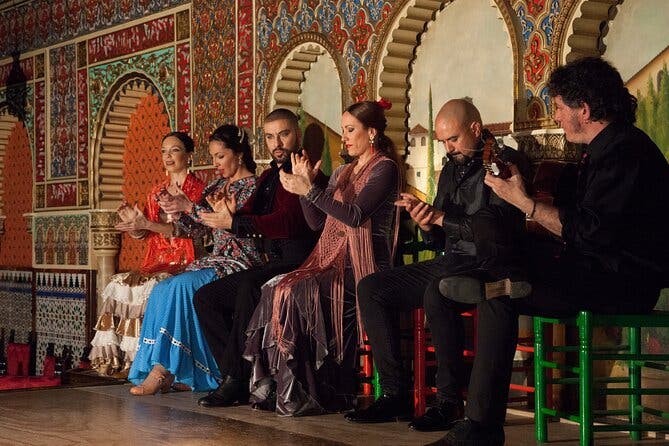Espectáculo flamenco y menú especial en Torres Bermejas de Madrid