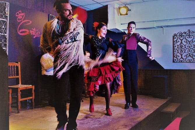 Espectáculo Flamenco Local en El Cortijo