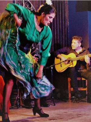 Espectáculo Flamenco Local en El Cortijo