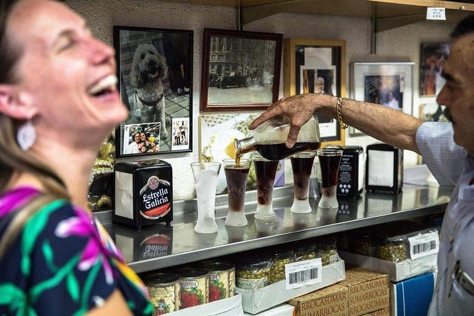 Barras ocultas y auténtico viaje de tapas