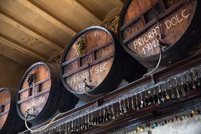 Barras ocultas y auténtico viaje de tapas