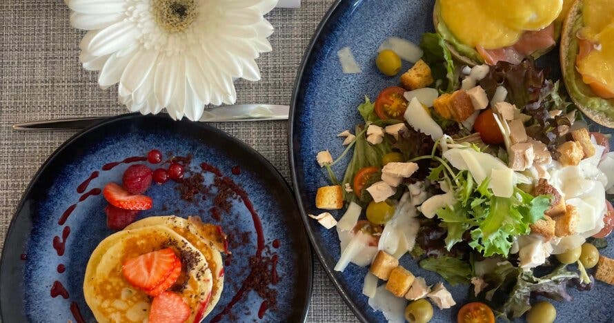 Brunch exclusivo Vora el Mar: deléitate en la terraza de H10 Port Vell
