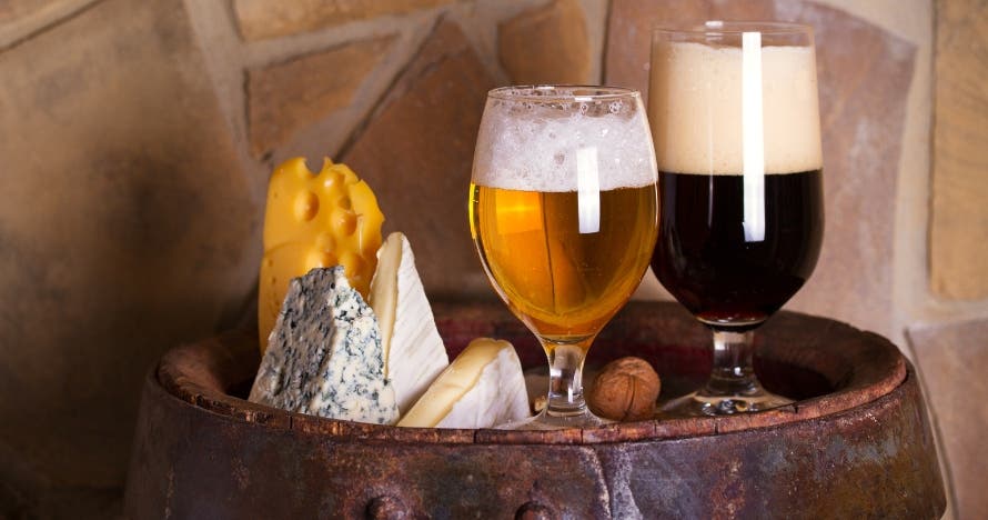 Cervezas artesanas y quesos eco: una experiencia única de cata