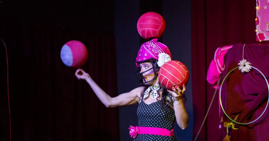 ¡Qué circo de mujer!