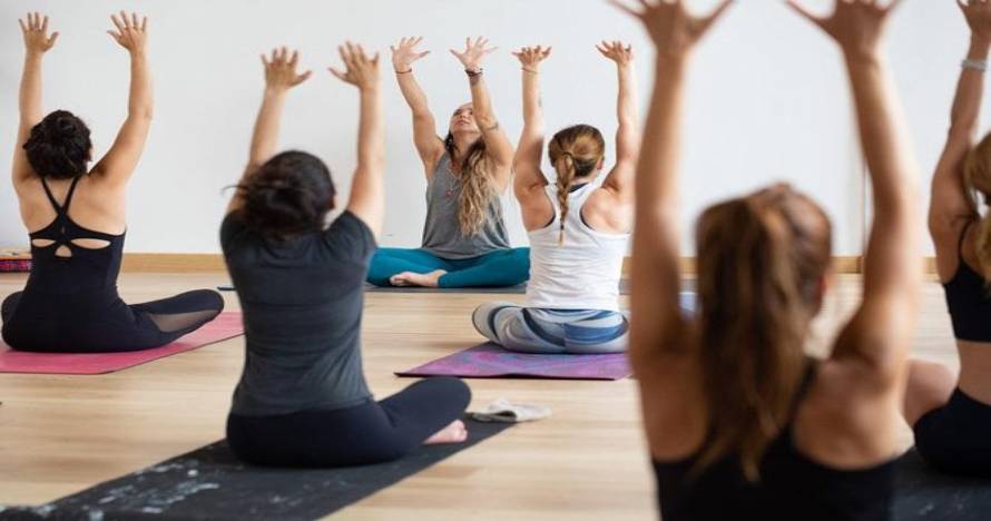 Yoga personalizado para relajar mente y cuerpo de forma natural