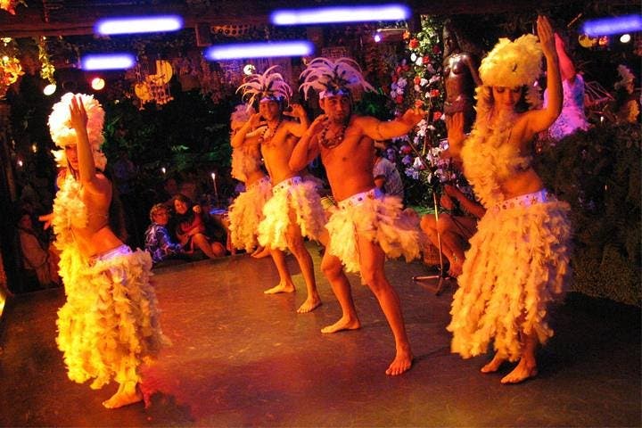 Cena y espectáculo tradicional en Santiago