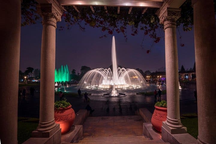 Circuito mágico de agua en Lima con recogida en el hotel