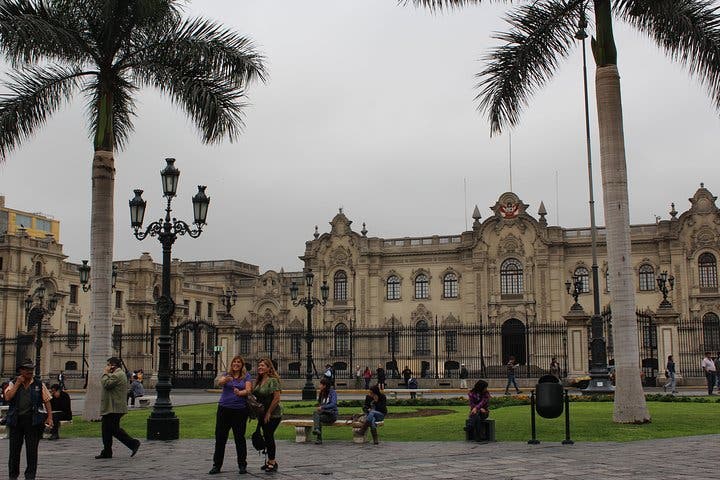 Experiencia de día completo en Lima: Pachacámac, centro histórico y Circuito Mágico del Agua