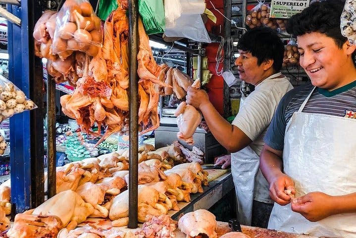 Excursión por los mercados locales y su historia gastronómica (grupos pequeños)