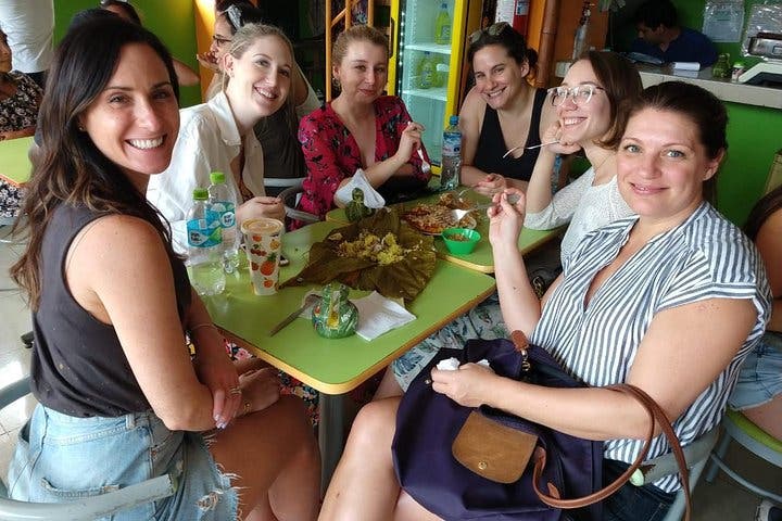 Excursión por los mercados locales y su historia gastronómica (grupos pequeños)