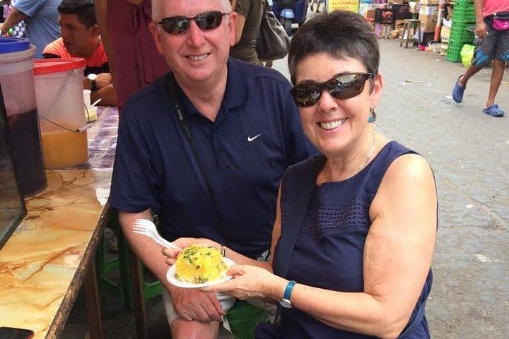 Excursión por los mercados locales y su historia gastronómica (grupos pequeños)
