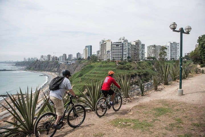 Excursión en bicicleta por costa de Lima para grupos pequeños