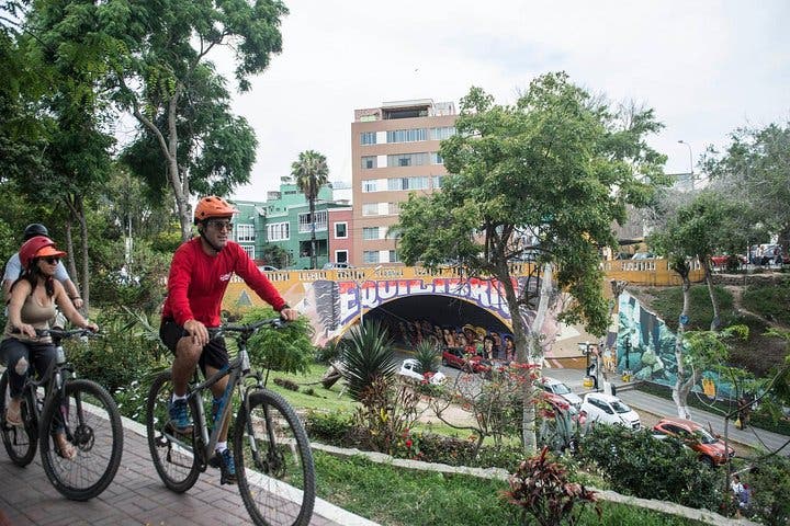 Excursión en bicicleta por costa de Lima para grupos pequeños